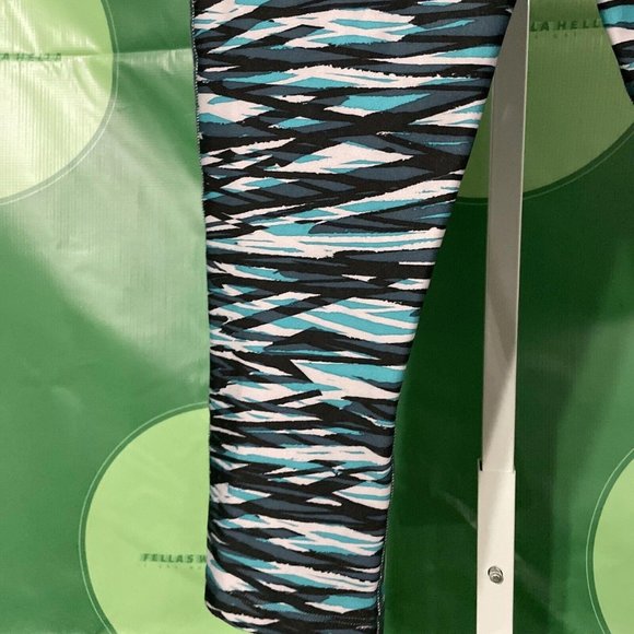 UNDER ARMOUR Women's compression HEATGEAR leggings in MULTI ABSTRACT sz S - VGUC - Picture 10 of 14